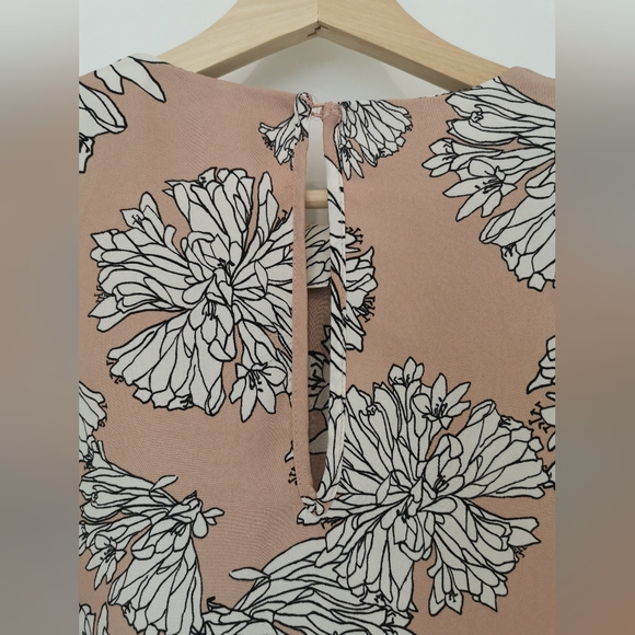 H&M Floral Blouse, size 4 - Picture 5 of 5